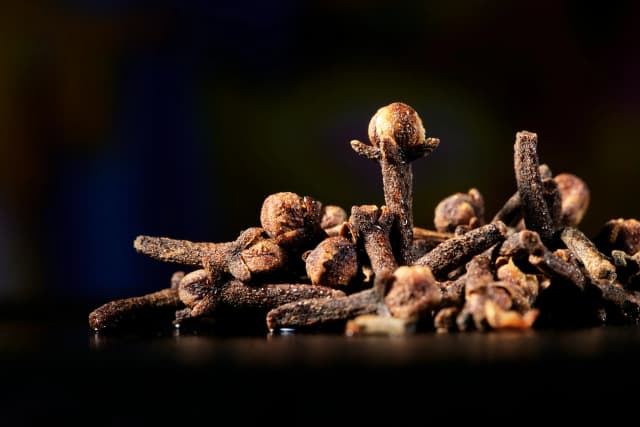 Dried Cloves